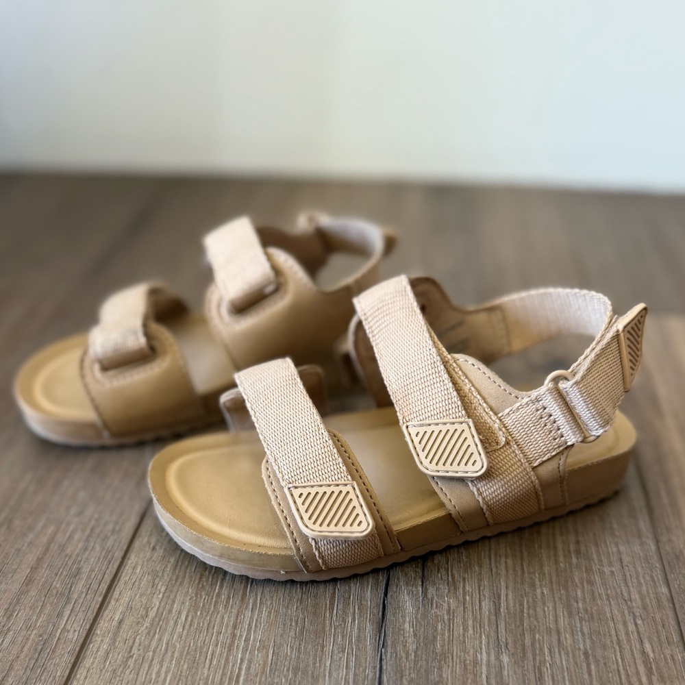 Great Condition Cat & Jack Kids Tan Sandals